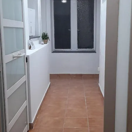 Clau Al Castell Apartment